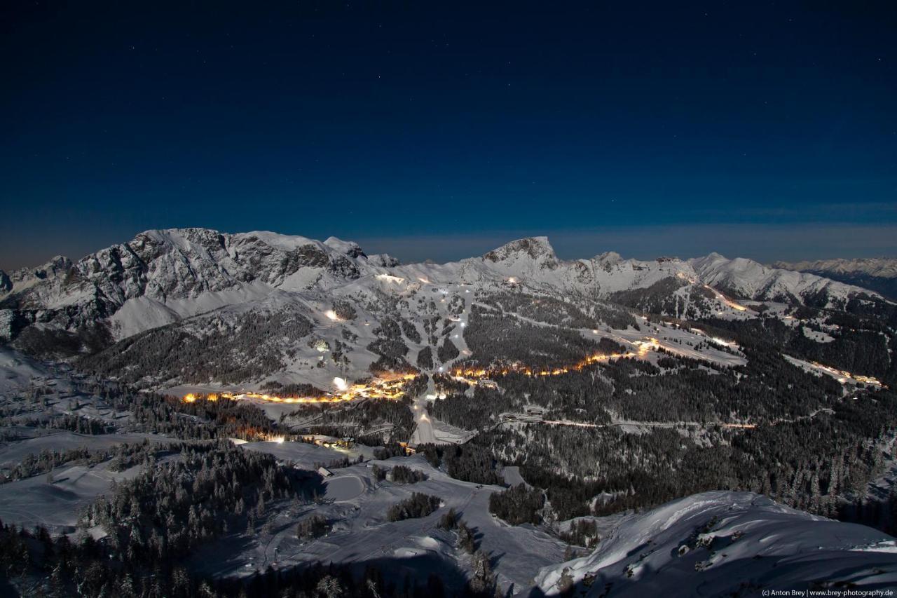 Enzianbrenner Hotell Jenig Exteriör bild