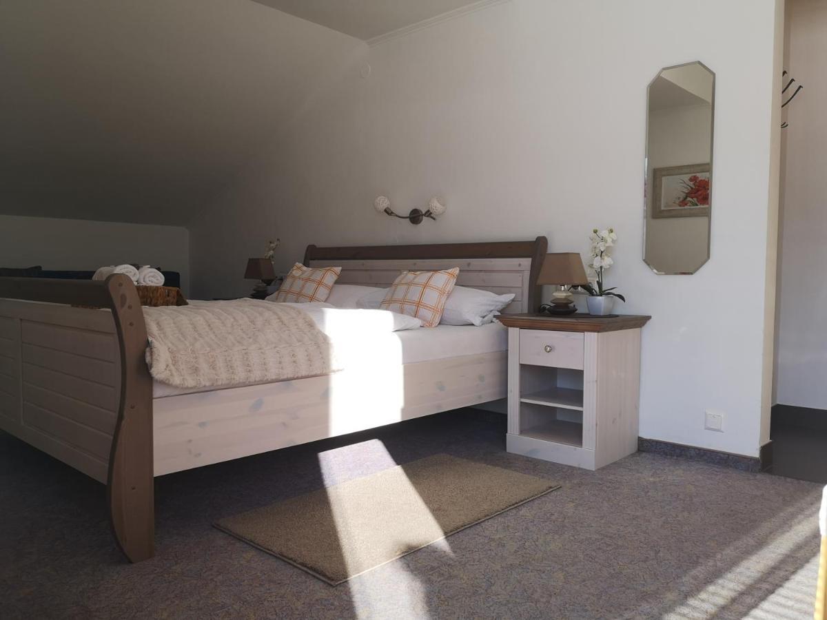 Enzianbrenner Hotell Jenig Exteriör bild