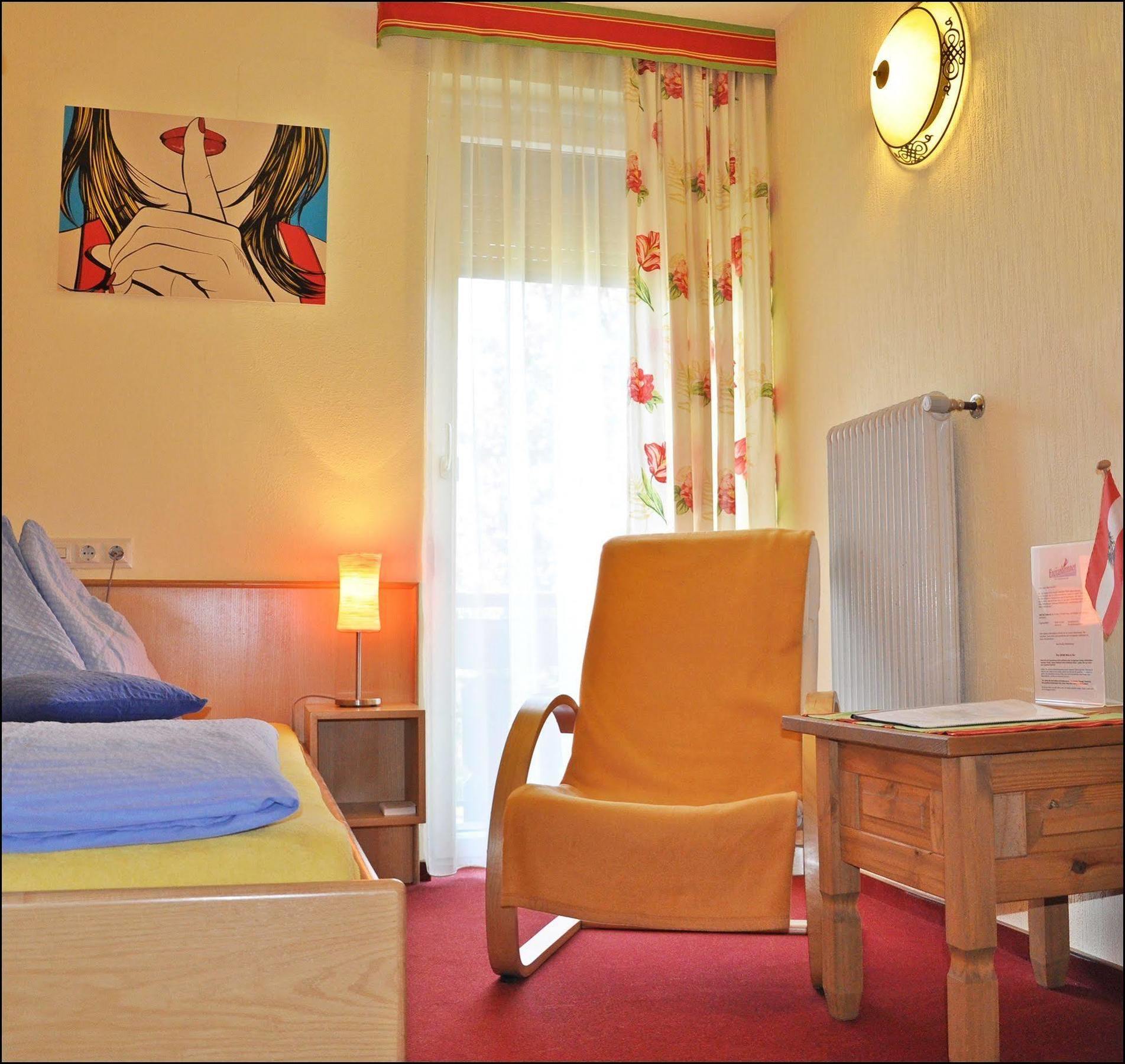 Enzianbrenner Hotell Jenig Exteriör bild