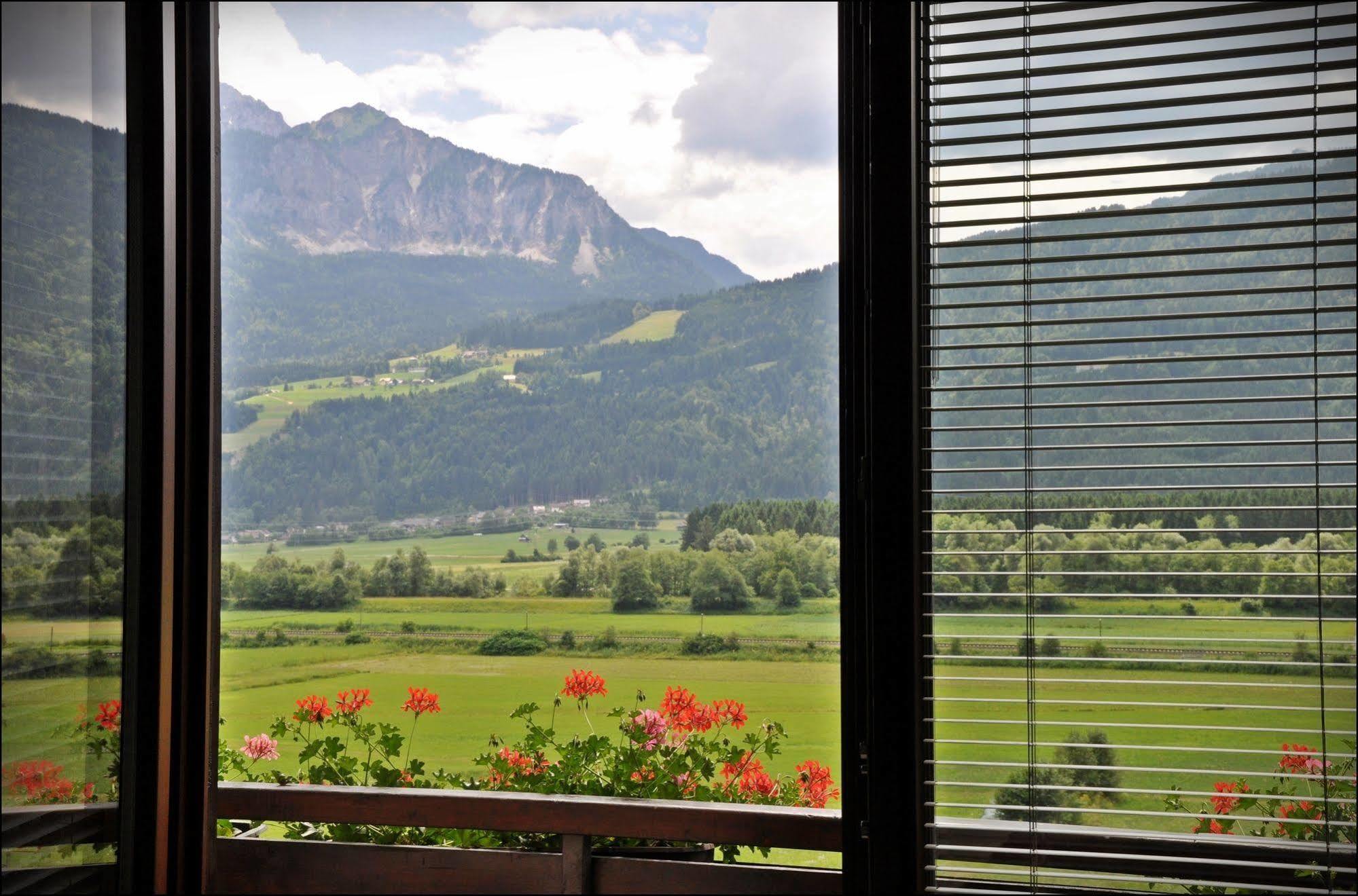 Enzianbrenner Hotell Jenig Exteriör bild