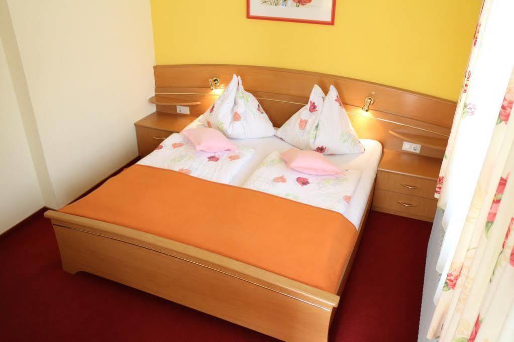 Enzianbrenner Hotell Jenig Exteriör bild