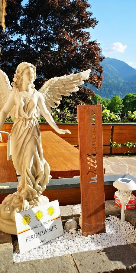 Enzianbrenner Hotell Jenig Exteriör bild